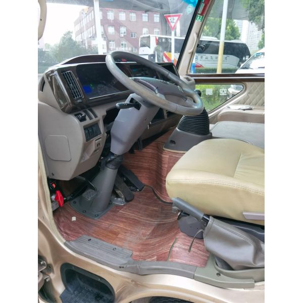 HFF6606 Ankai Brand Air-Conditioned Aviation Seats High-Quality Model Single-Door Minibus
