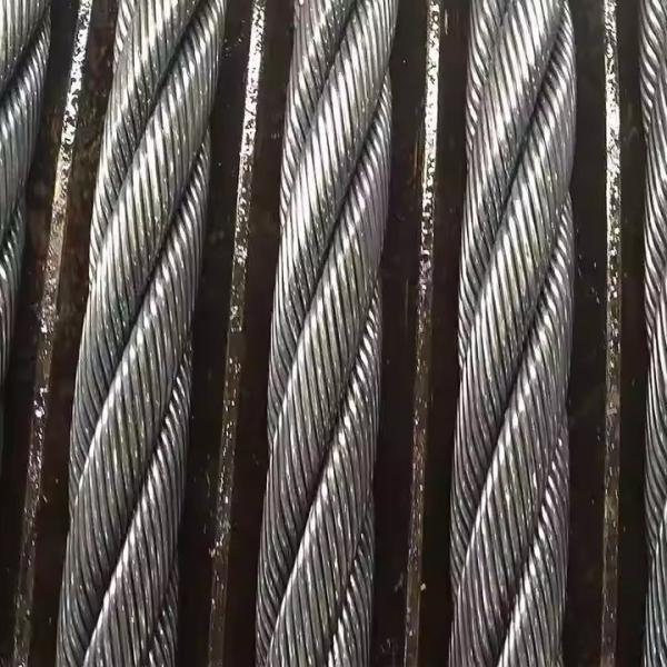 Non-Alloy Wire Rope Cranes For Port Lifting Elevator 6x25fi 6mm-50mm Carbon Steel Construction