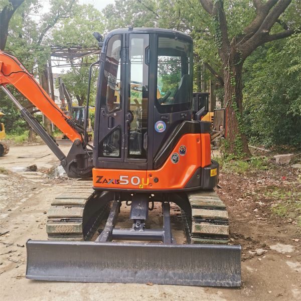 Mini Hitachi ZX50U hydraulique de seconde main avec moteur ISUZU original
