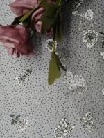 L'aluminium coloré a imprimé le miroitement brodé Tulle de tissu de dentelle