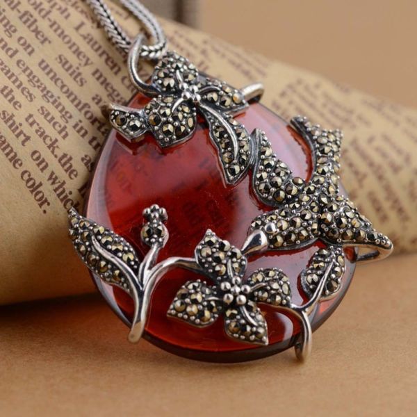 Sterling Silver Vintage Red Agate Marcasite Charm Pendant Necklace (N808070)