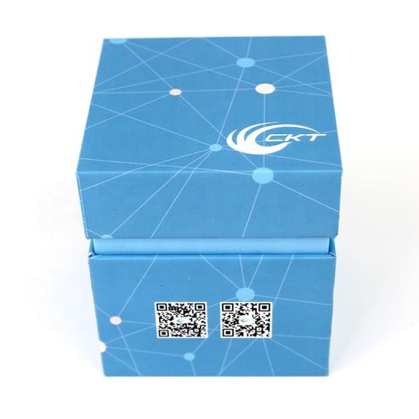 Boîte cadeau personnalisée en carton recyclable avec couvercle et motif en relief