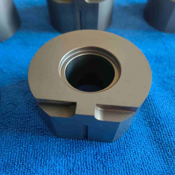 Customized Size Silicon Carbide Sliding Bearing With 1650℃ Max Temperature And Corrosion Resistance For Harsh Environments