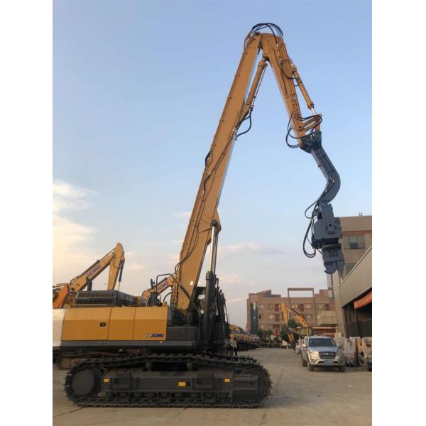 Сгущенный водитель кучи экскаватора