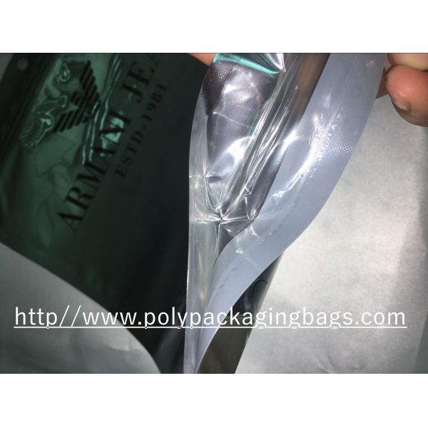 Self Sealing Alumimum Foil Pouches , Resealable Foil Bags For Underwear / Clothes