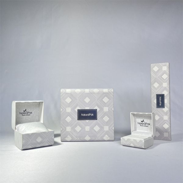 Classy Luxury Jewelry Packaging Boxes Gorgeous Bracelet Gift Box With Pillow