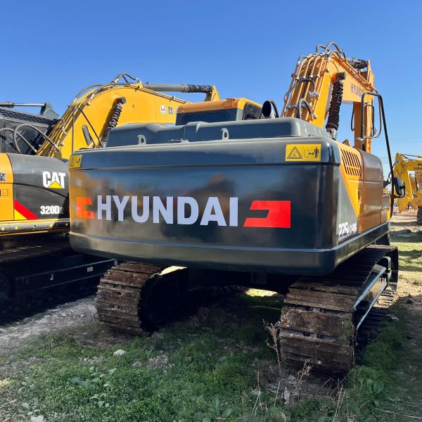 22.5 tonnes Hyundai Excavateur d'occasion 225LC-9 Machine de creusement d'équipement lourd