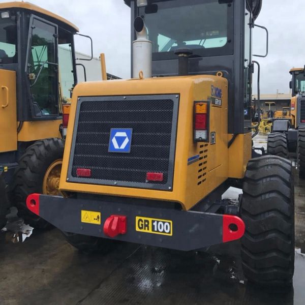 100HP Small Motor Graders With Articulated Frame High Travelling Speed