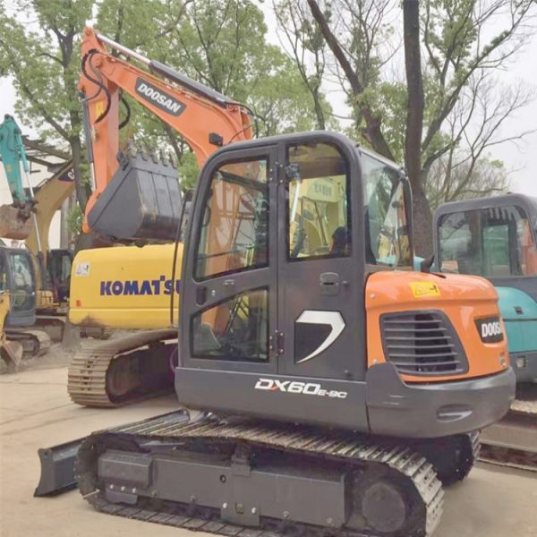Mini Used Doosan DX60-9C Excavator Original Crawler Earth-moving Machinery from Korea