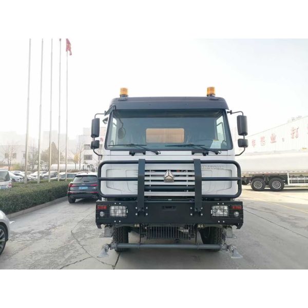 HOWO Nx 6X4 380HP 25000 Liter Drinking Water Tanker Sprinkler Truck with Reinforced Chassis