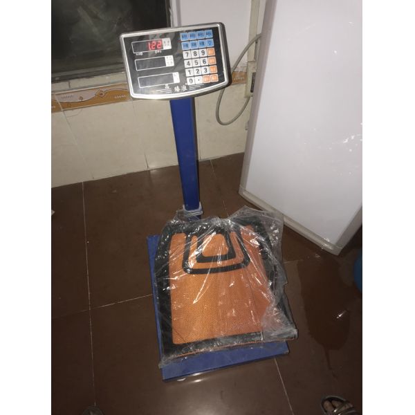 Modern High Back Mesh Desk Chair , Chrome Foot Clerk Computer Revolving Chair