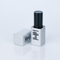 3.5g Bouteille lisse en aluminium en argent cuboïde avec bouchon en argent pour tube de rouge à lèvres