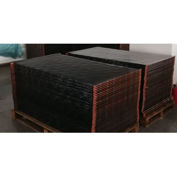 Portable Solar Thermal Flat Plate Collectors Copper Pipe Material Black Color