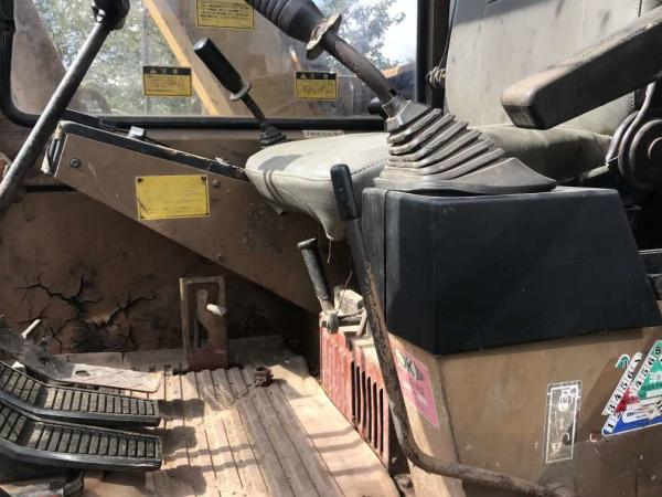 Em bom estado, máquina de escavação hidráulica de segunda mão Caterpillar E70B tipo Crawler com potência de 40,3kw