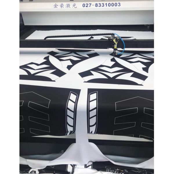 АВТОМАТ ДЛЯ РЕЗКИ ЛАЗЕРА ЗРЕНИЯ ДЛЯ СУБЛИМАЦИИ ПЕЧАТАЯ ПОСТАВКИ СПОРТВЭАР НА ОТКРЫТОМ ВОЗДУХЕ