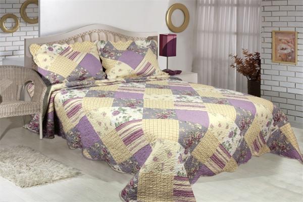 Microfiber Printed Queen Size Bed Quilts , Optional Colors Bed Cover Sets