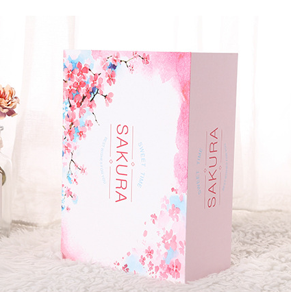 Повторно использованный младенец логотипа материалов изготовленный на заказ одевает коробки подарочной коробки установленные упаковывая с лентой