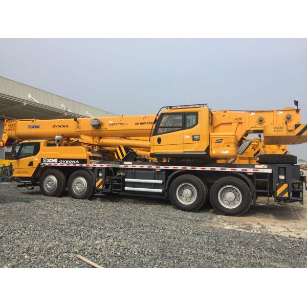 50 Ton Telescopic Boom Truck Crane QY50KA For Lifting Construction