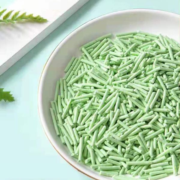Litière pour chat au tofu au thé vert en gros, faible poussière, emballage personnalisable, sans odeur, stabilité des grumeaux, nettoyage facile à chaque utilisation