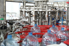 Устойчивая производительность Маленькая бутылочная машина для наполнения и закрытия