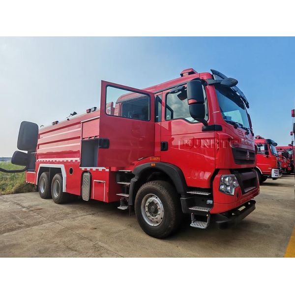 HOWO Camion de lutte contre les incendies 6X4 480 chevaux 5000L Cisterne à mousse d'eau Camion de lutte contre les incendies Mini Camion de lutte contre les incendies