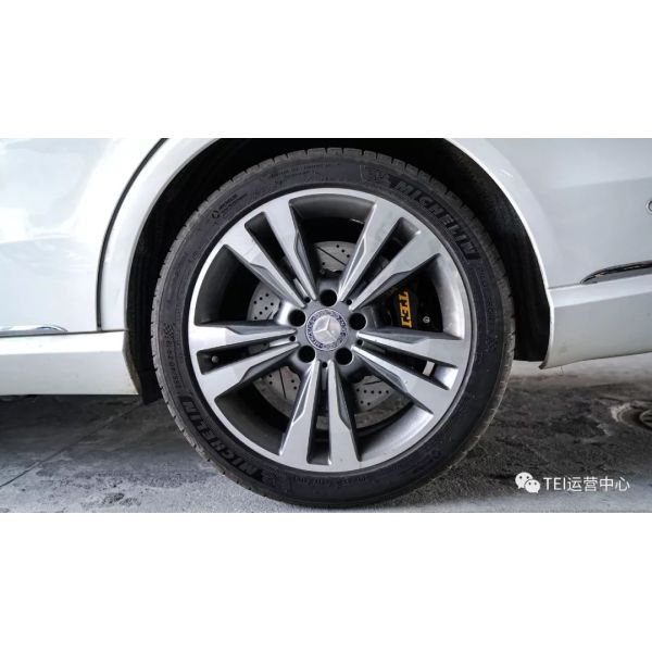 Kit de gros frein Mercedes classe E W212 18 pouces jante de voiture avant 6 pistons et arrière 4 pistons Kit de frein