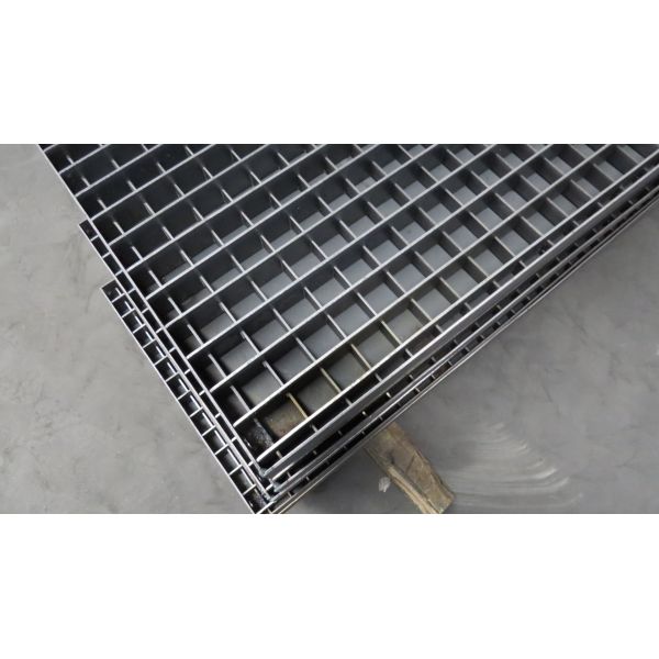 Corrosion Resistance White Steel Metal Walkway Grating Structural Steel Grating