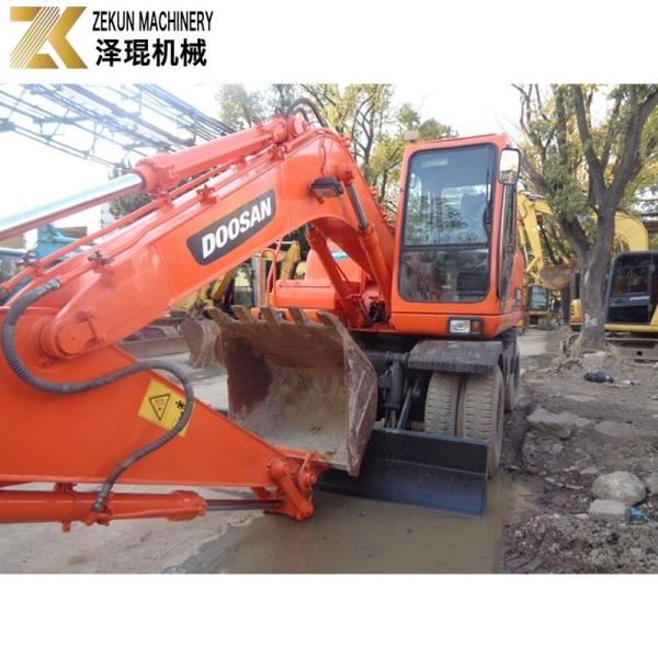 Used Doosan DH150W-7 Wheel Excavator in Dubai with 0.57m³ Bucket