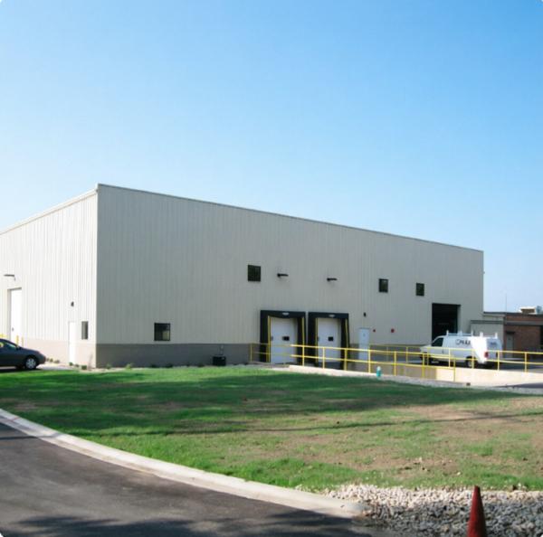Prefab Steel Structure Workshop with 20-50 Years Service Life, Q235 Q355B Carbon Steel Frame, and Wind Snow Seismic Design Load