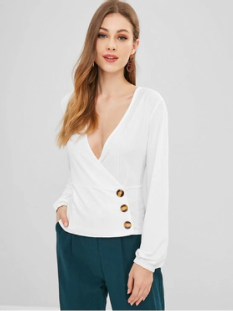 Длинным пошученные над рукавом застегнутые женщины одежды футболки верхней части кроссовера