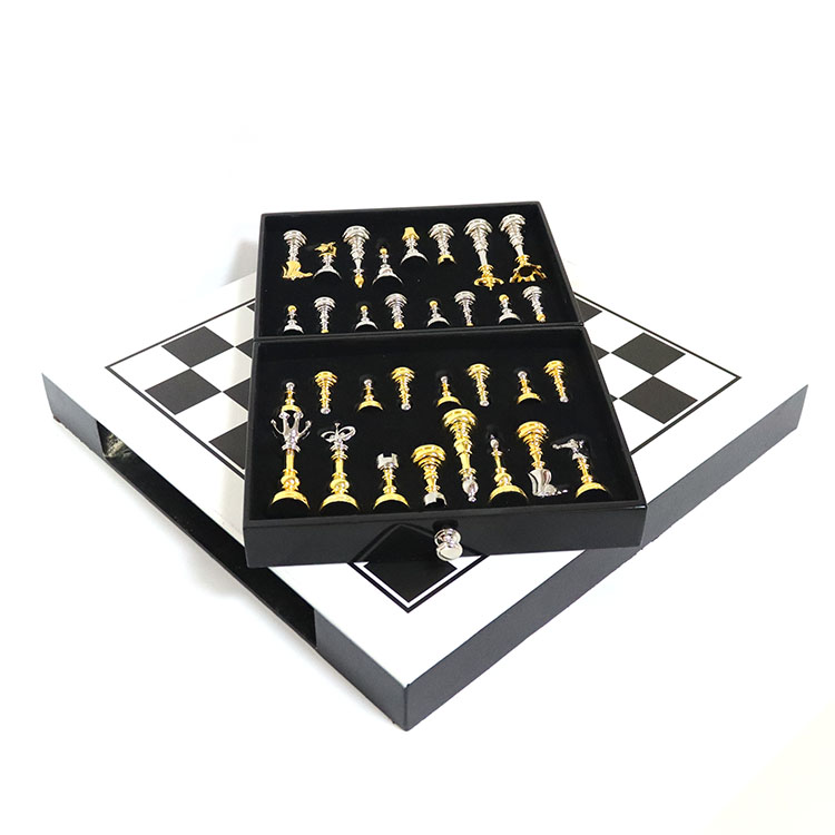 Custom Luxury Gold Silver Gradient Metal Chess Set with Custom Size and Customized Logo in Zinc-Alloy Material