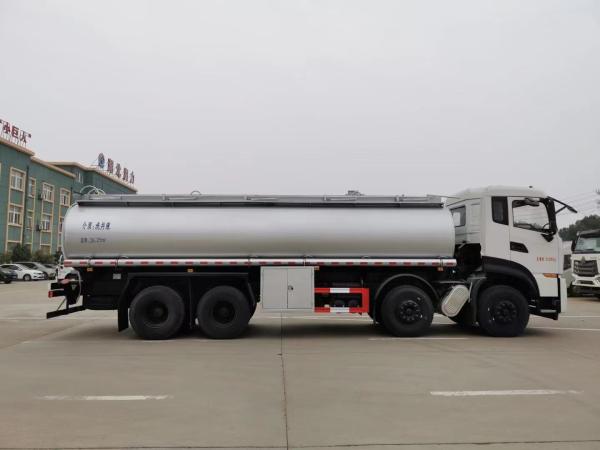 China National Heavy Duty Truck Haowo 8 * 4 35000L Refueling Truck