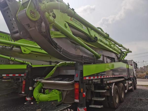 Pompes à béton vert Zoomlion de 56 mètres avec châssis Benz