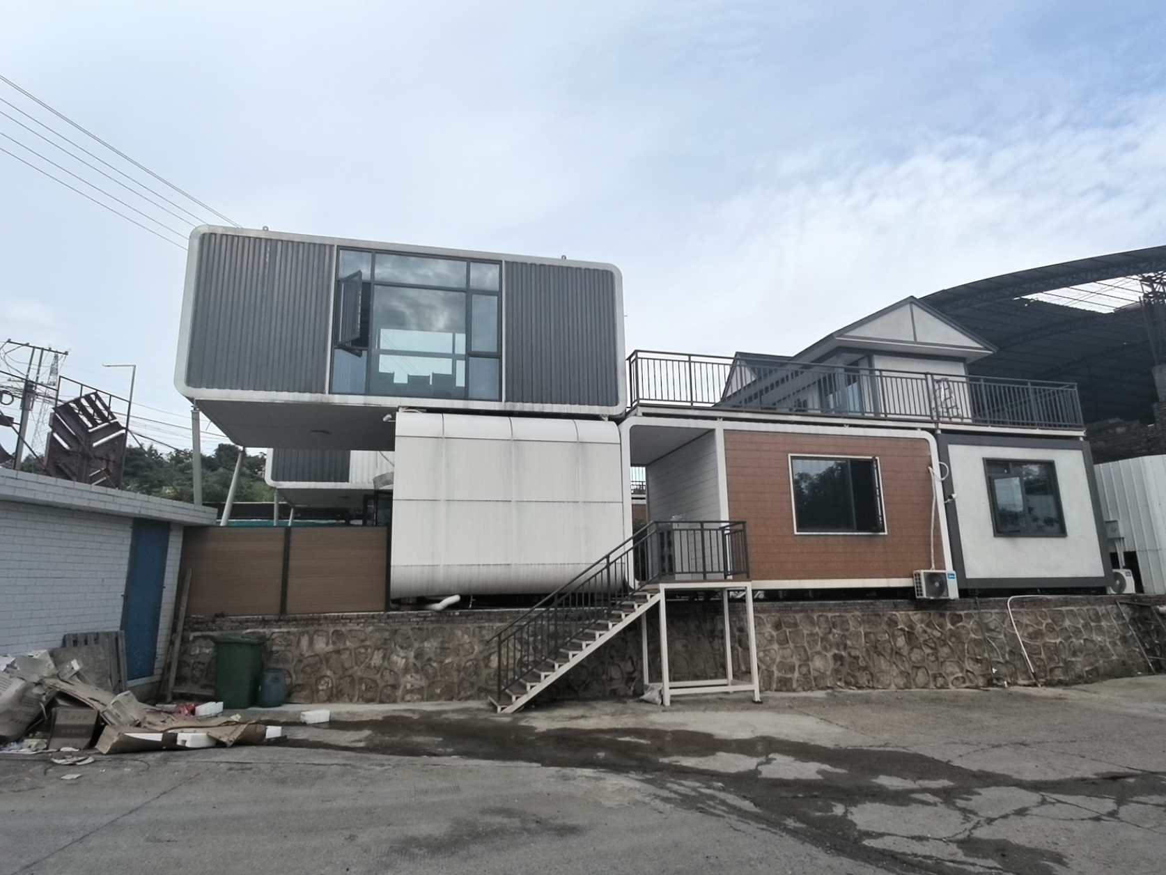 Waterproof Prefab Tiny Container House Made China Movable Office Cabin for Hotels Unused Land Wooden Houses for Villas Steel