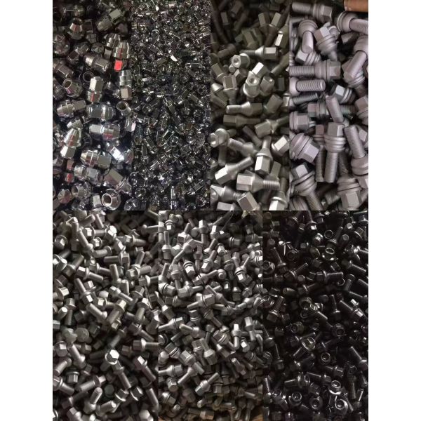 High-Strength Steel Wheel Stud & Nut M22X1.5X114 for V0LV0 Trucks with HRC 35-39° Hardness