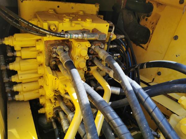 Melhor 20T de segunda mão KOMATSU Crawler Excavator PC220 PC210 PC200 com motor Cummins