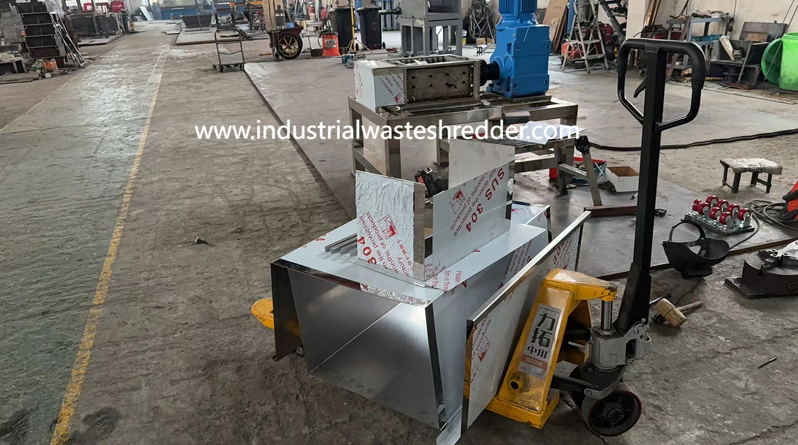 Industrial Stainless Steel Coca Cola Plastic Bottles Shredder, OEM Customized Stainless Steel Shredder Fabrication