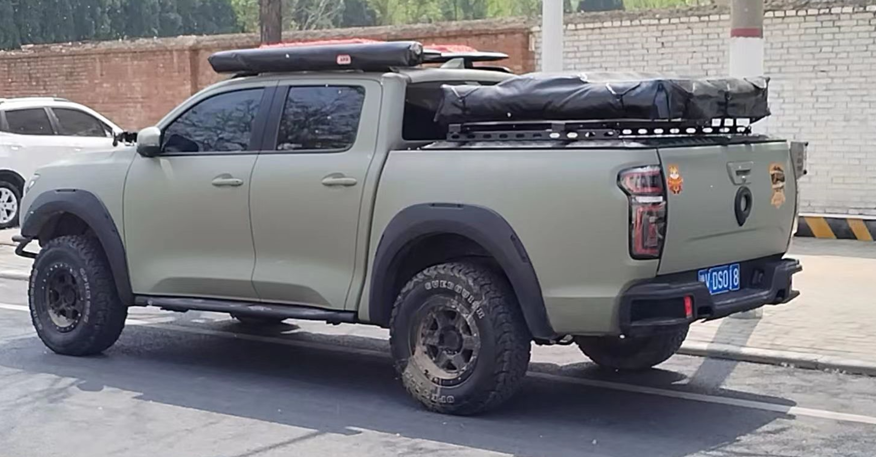 Заворачивание операции твердого типа Автомобиль внедорожник универсальный алюминиевый складной грузовик кровать покрытие