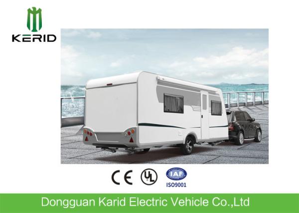 Reboque padrão da caravana do campista de EPA com o refrigerador de cozimento traseiro da cabine