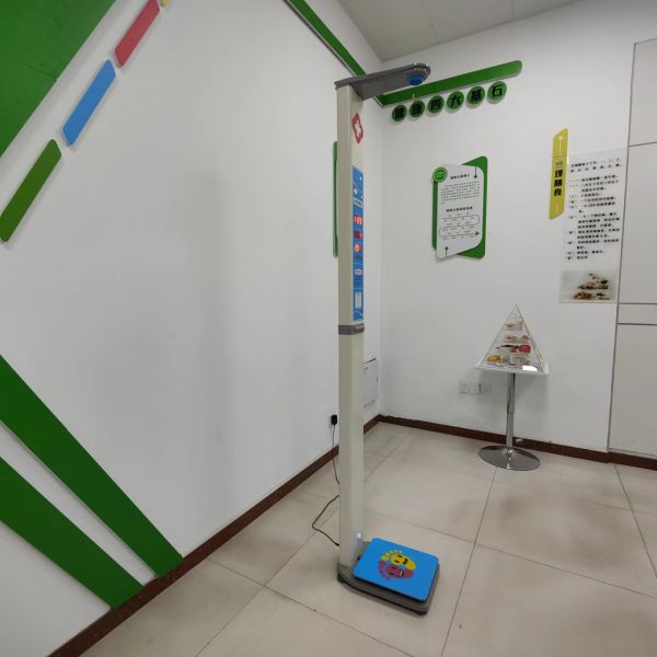 100-240V Power Supply Hospital Weighing Scale for Accurate Weight and Height Tracking