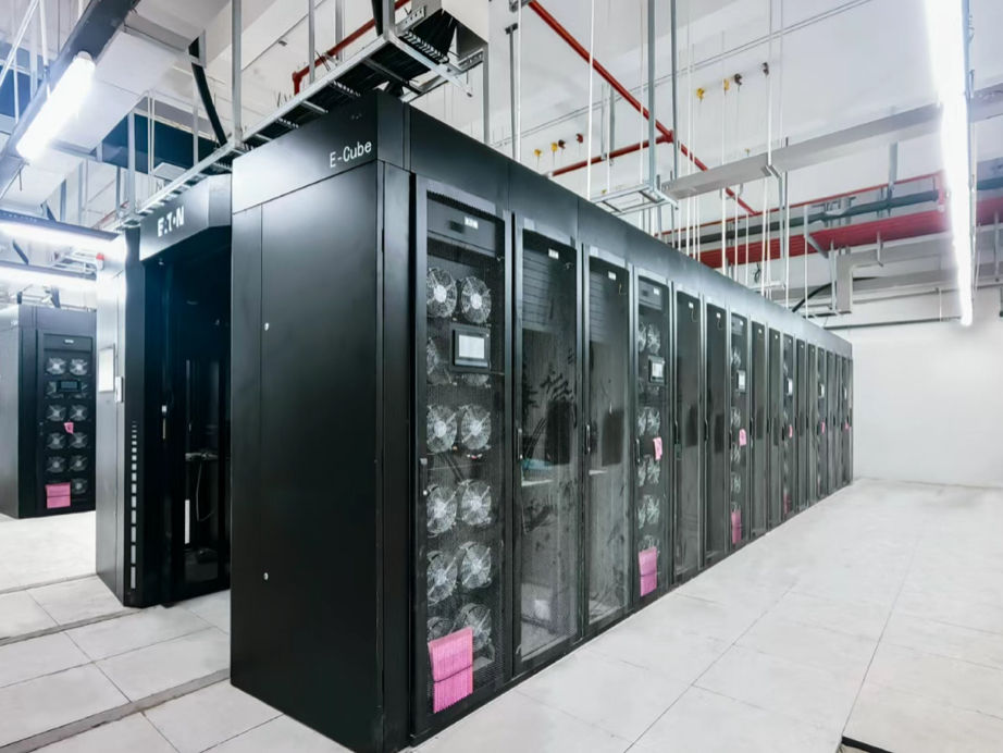 DELTA Modulon DPH Series 400KVA Three-phase Modular UPS for Data Center with 50kw Power Modules