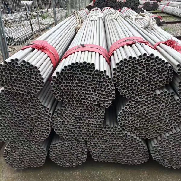 Customized Stainless Steel Seamless Pipe 904L Hot Rolled Corrosion Resistance