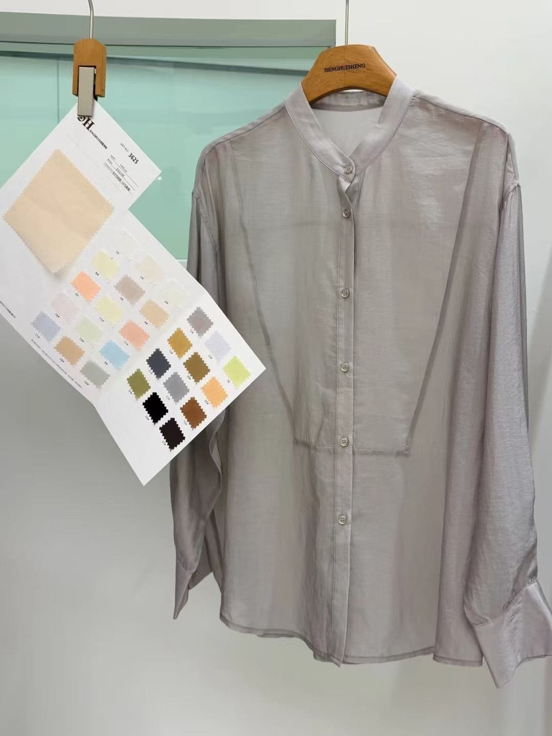 84% Cupro 16% Polyester Woven Shirt Fabric with Crinkled Matte Texture and Breathable Drapey Material for Ladies Shirts