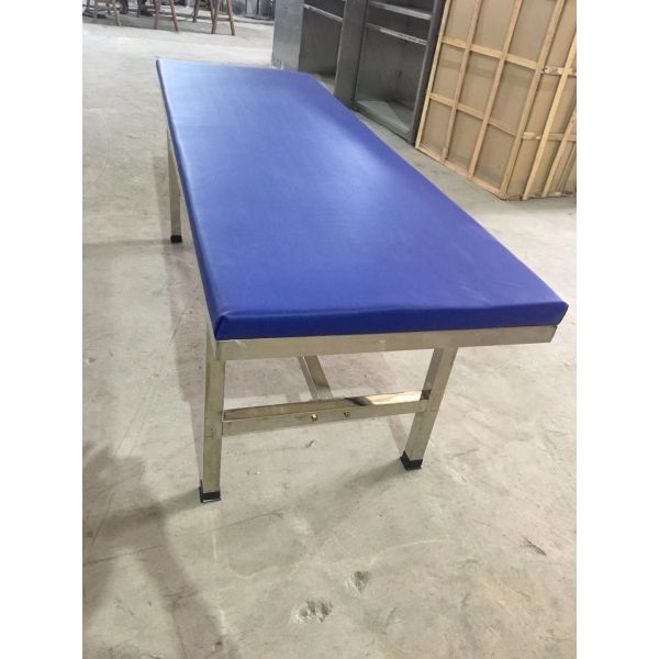 Lit de repos d'hôpital réglable pour patients en acier inoxydable avec matelas en cuir PU et dossier