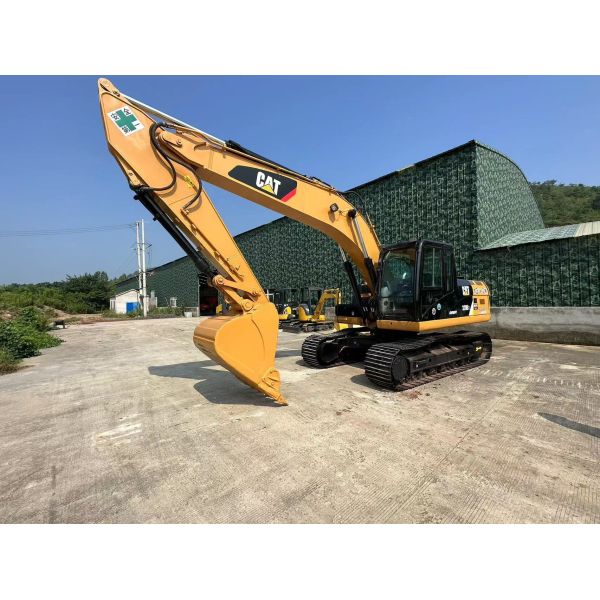 Crawler Used Excavator Machine CAT 320D2 144 HP 107 kW