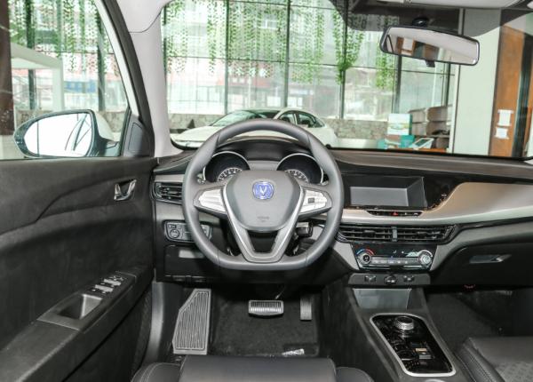 Eado EV460 Changan Car Compact Sedan EV 5 Doors 5 Seats