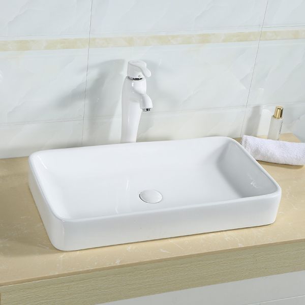 Белый встречный верхний таз сосуда прямоугольника раковины 700mm Bathroom 300mm керамический
