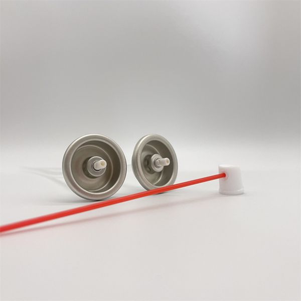 Valve de nettoyage en aérosol pour l'entretien automobile Valve de pulvérisation en aérosol pour le nettoyage automobile pour les détails automobiles Valve aérosol résistante à la corrosion pour une distribution précise du nettoyant