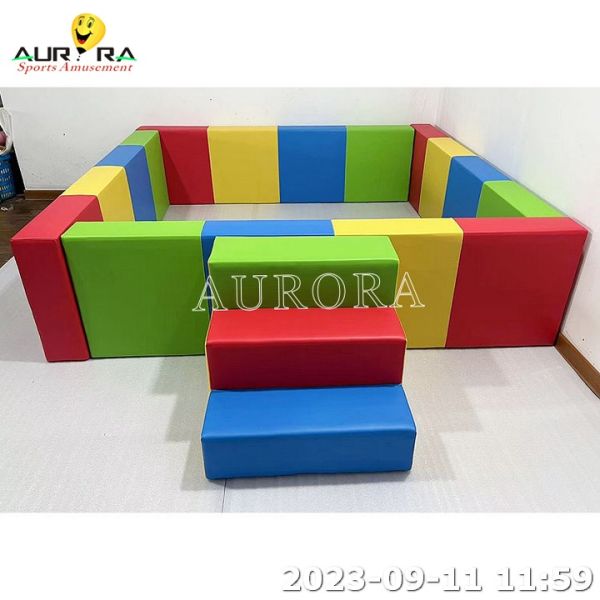 200x200cm Indoor Kids Soft Play Equipment Ball Pit Colored Customized Design
