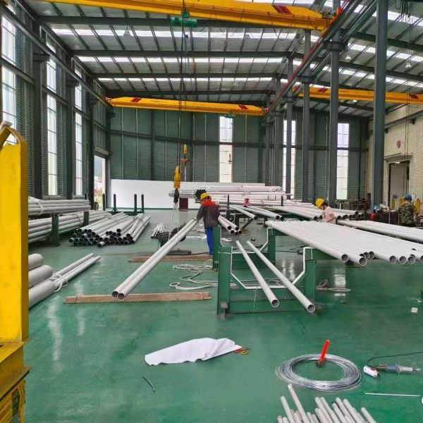 Tube en acier inoxydable selon les normes EN DIN GB ASTM JIS, nuance 310S / 1.4845, longueur 6m